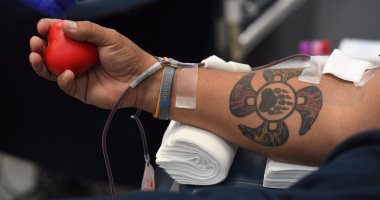 بالصور.. أمريكيون يتبرعون بالدم لإنقاذ مصابين حادث لاس فيجاس