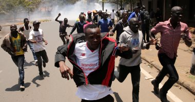 بالصور.. الشرطة الكينية تطلق الغاز المسيل للدموع على محتجين فى العاصمة