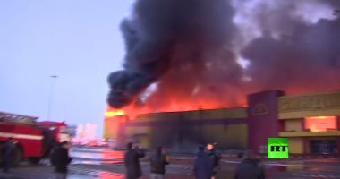 بالفيديو.. اندلاع حريق هائل بمجمع تجارى فى موسكو 