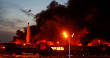 قوات الطوارئ الروسية تجلى 3 آلاف شخص جراء حريق هائل غرب موسكو