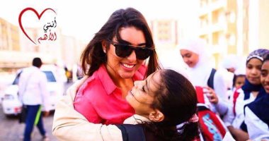 ياسمين صبرى تنشر  صورا من حملة "أنتى الأهم" على انستجرام: بشجع بنات مصر