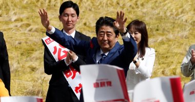 بالصور.. أولى جولات رئيس وزراء اليابان استعدادا للانتخابات التشريعية المبكرة