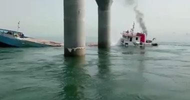 بالفيديو.. لحظة غرق باخرة إيرانية فى مياه الكويت قبل وصولها إلى قطر