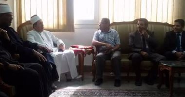 رئيس الإدارة المركزية للمعاهد الأزهرية يلتقى وفد نقابة الصيادلة فى دمياط 