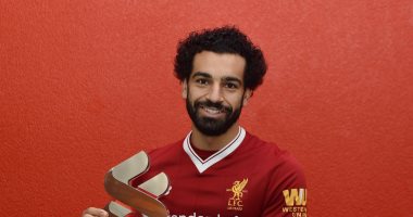 محمد صلاح يتسلم جائزة "لاعب الشهر" فى ليفربول