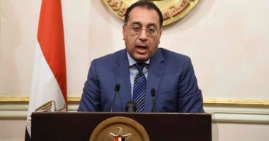 وزير الإسكان يعود إلى القاهرة قادما من فرنسا