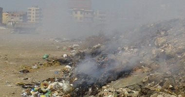 شكوى من حرق القمامة فى قرية ميت العامل بالدقهلية