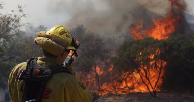 استمرار الحرائق فى ولاية كاليفورنيا الأمريكية وإجلاء آلاف السكان