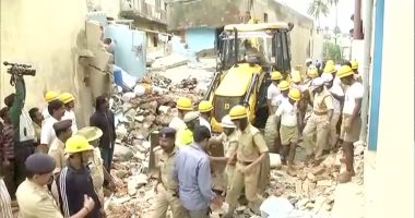 بالصور..مصرع 5 أشخاص فى انهيار مبنى من عدة طوابق بمدينة بنجالورو الهندية