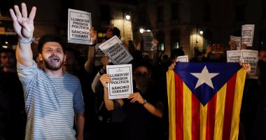 بالصور.. مظاهرات فى كتالونيا احتجاجا على حبس ناشطين داعمين للاستفتاء