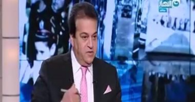 بالفيديو..وزير التعليم العالى: أوقفنا مدير التغذية فى عين شمس بعد ظهور "دود" فى الطعام