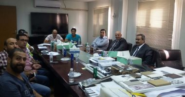 مكتب التمثيل العمالى بالكويت يعقد لقاءات مع العاملين المصريين لحل مشاكلهم