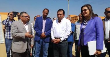 بالفيديو والصور.. وزيرة التخطيط تتفقد محطة مياه كومباكت جديدة ومستشفى البياضية بالأقصر