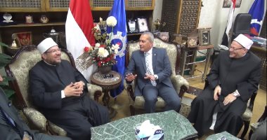بالفيديو.. محافظ السويس لـ"وزير الأوقاف والمفتى": أغلقت باب المسجد من أجلكم