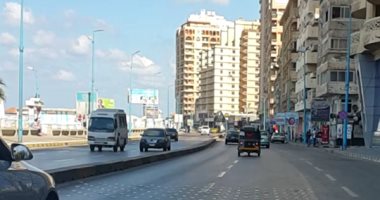 قارئ يرصد سير توك توك على طريق الكورنيش الرئيسى فى ميامى بالإسكندرية