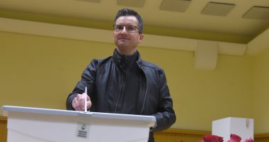 بالصور.. مراكز الإقتراع تفتح أبوابها فى سلوفينيا والرئيس يسعى لولاية ثانية