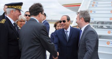 بالصور.. الرئيس السيسي  يصل فرنسا في زيارة رسمية لمدة 3 أيام 