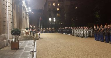 بالصور.. مراسم استقبال للرئيس السيسى فى وزارة الدفاع الفرنسية 