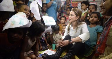 بالصور.. الملكة رانيا تزور مسلمى الروهينجا الفارين من العنف فى بنجلاديش(تحديث)