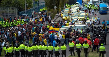 سحل وكر وفر خلال احتجاجات للسائقين فى كولومبيا ضد خدمة أوبر