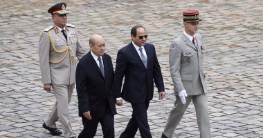 بالصور.. مراسم استقبال رسمية للرئيس السيسي فى ساحة "إنفاليد" بباريس