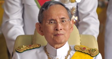 ملك تايلاند يحل محل والده على أوراق البنكنوت