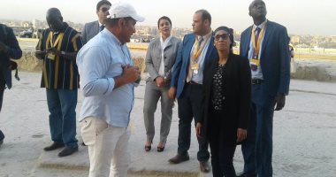 بالصور.. زوجة رئيس جامبيا فى زيارة إلى الأهرامات 
