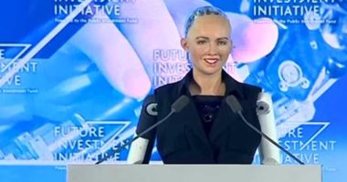3 روبوتات شغلت العالم خلال عام 2017.. صوفيا الأبرز 