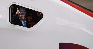 بالصور.. وزيرة النقل الفرنسية تتفقد مشاريع صناعة القطارات فائقة السرعة