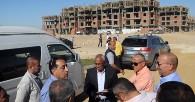 وزير الإسكان يتفقد المرحلة الثالثة من مشروع "دار مصر" بـ6 أكتوبر