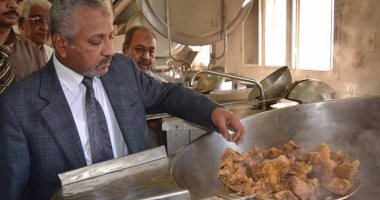 بالصور.. نائب رئيس جامعة الأزهر يتفقد مطعم المدينة الجامعية بأسيوط
