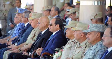 الرئيس السيسى يتفقد إجراءات تفتيش حرب بإحدى تشكيلات الجيش الثالث الميدانى