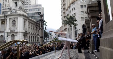 بالصور.. تظاهرات لراقصات البالية بريو دى جانيرو احتجاجا على تأخر صرف رواتبهم