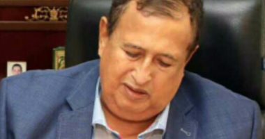 رئيس مجلس جمعية مستثمرى السادس من أكتوبر يوقع استمارة "علشان تبنيها"