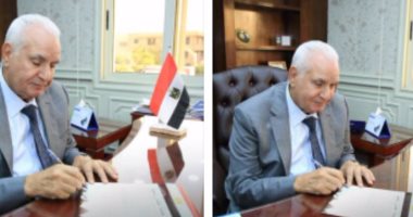 رئيس مجلس أمناء مدينة العبور يوقع على استمارة "علشان تبنيها"