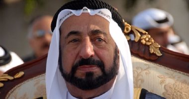 حاكم الشارقة يشارك فى صلاة الجنازة على جثمان الشيخ سلطان بن عبد الله القاسمى