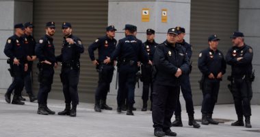 شرطة إسبانيا تعتقل اثنين من مواطنى الجزائر فى عملية لمكافحة الإرهاب ببرشلونة