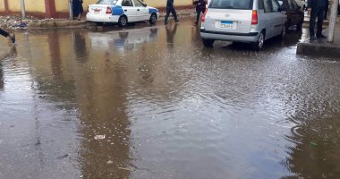 جهود لشفط مياه الأمطار المتراكمة فى شوارع بورسعيد