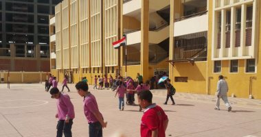 طالب يعتدى بالضرب على معلمته داخل الفصل بكفر الشيخ