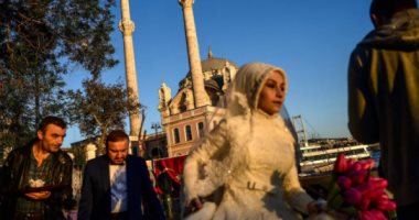 تليجراف: قانون الزواج التركى الجديد يزيد مخاوف زواج القاصرات 