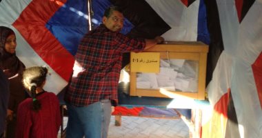 بالصور.. والد أحمد حجازى يدلى بصوته فى انتخابات الإسماعيلى