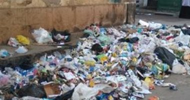 بالصور.. القمامة تحاصر سكان شارع حامد صلاح فى طنطا