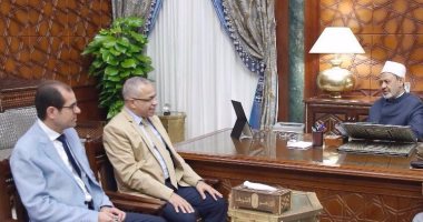 الإمام الأكبر يلتقى رئيس جامعة الأزهر ونوابه الجدد بعد صدور قرار تعيينهم