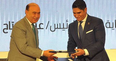بالصور.. أبو هشيمة وممميش يوقعان اتفاقية بين المنطقة الاقتصادية وشركة بورسعيد للصلب