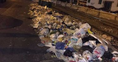 شكوى من تراكم القمامة بشارع محطة ترام سابا باشا فى الإسكندرية