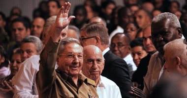 بالصور.. الرئيس الكوبى يحضر احتفال الذكرى الـ100 بالثورة البلشفية