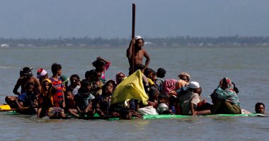 انقلاب قارب خشبى يقل العشرات من لاجئى الروهينجا قبالة سواحل إندونيسيا