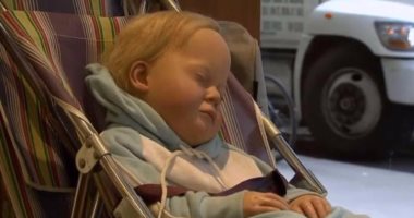 بالصور.. تمثال "الطفل النائم" يثير حيرة سكان مدينة نيويورك الأمريكية
