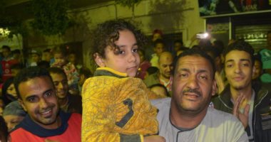 فيديو وصور.. عودة طفلة شبرا الخيمة لمنزل أهلها بعد اختفائها منذ 21 سبتمبر