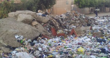 القمامة تحاصر أهالى منطقة أبو بكر بالقليوبية.. والأهالى تطالب بتوفير صناديق